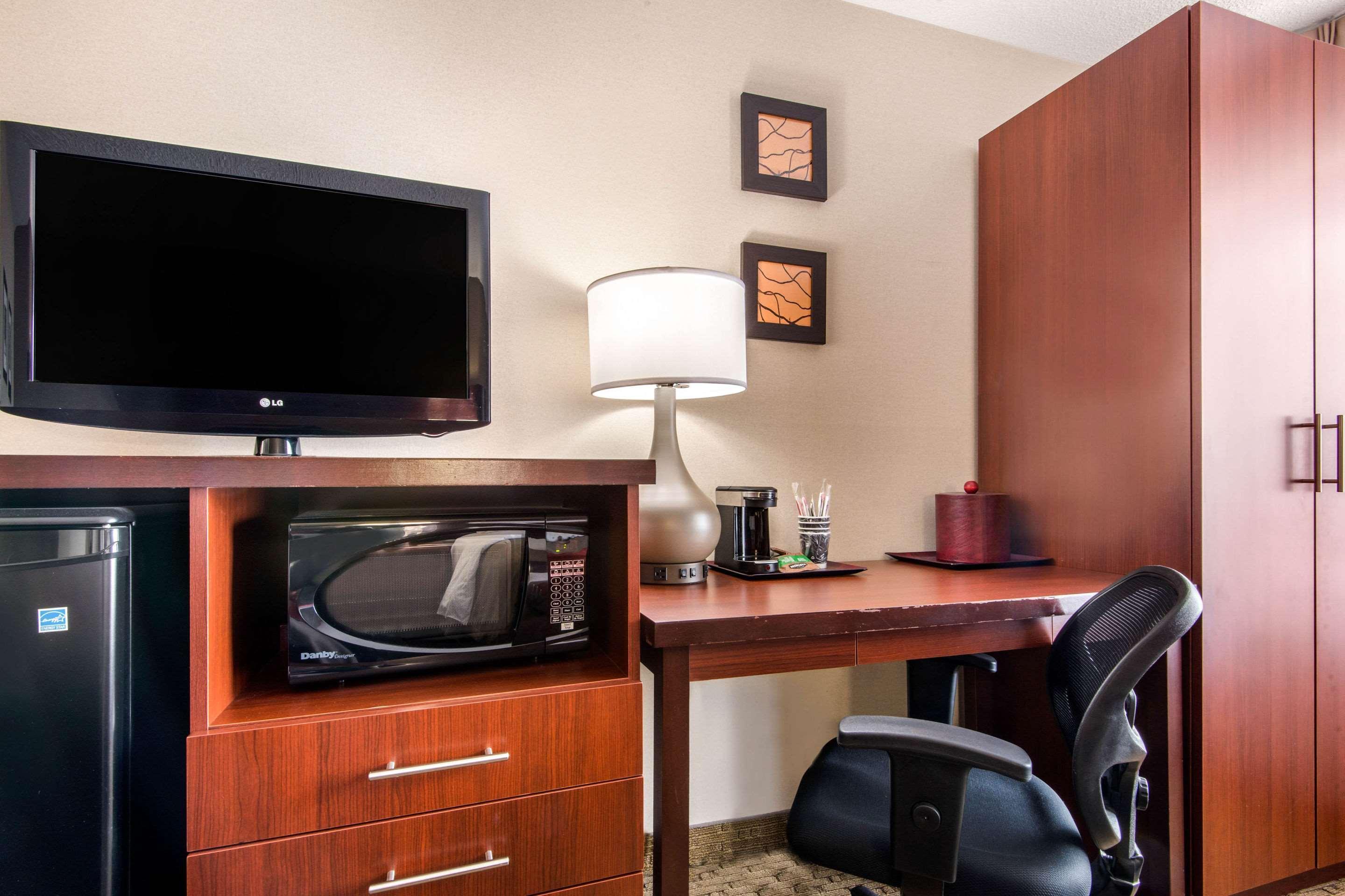 Comfort Inn Airport West Mississauga Ngoại thất bức ảnh